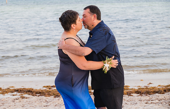 2023-05-11 Smathers Beach Wedding Key West -8403