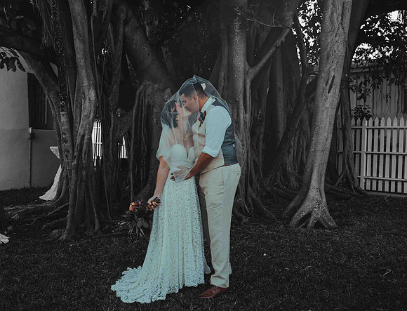2023-04-01 Alexandra and John Lighthouse Key West Wedding social media --5