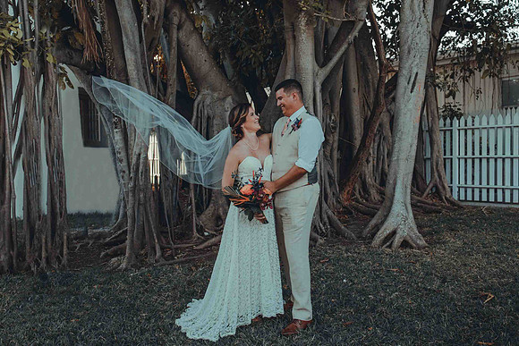 2023-04-01 Alexandra and John Lighthouse Key West Wedding social media -2