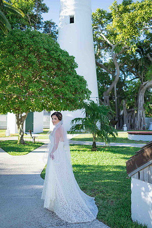 2023-04-01 Alexandra and John Lighthouse Key West Wedding social media -7991