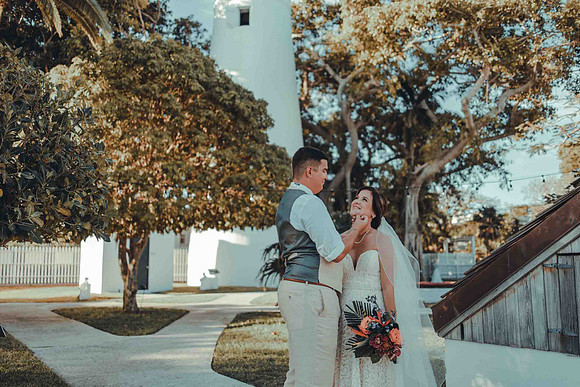 2023-04-01 Alexandra and John Lighthouse Key West Wedding social media -8194