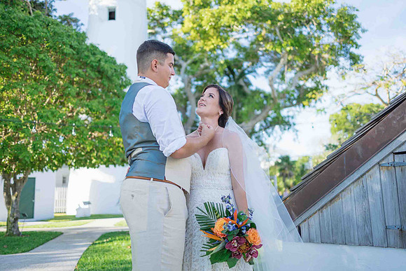 2023-04-01 Alexandra and John Lighthouse Key West Wedding social media -8201