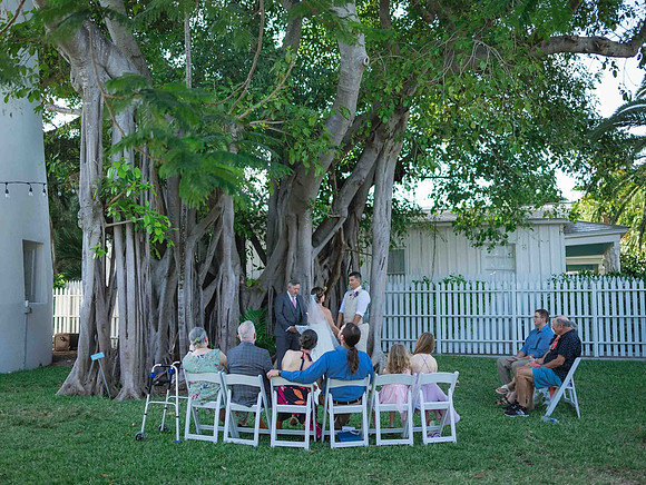 2023-04-01 Alexandra and John Lighthouse Key West Wedding social media -8306