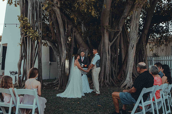 2023-04-01 Alexandra and John Lighthouse Key West Wedding social media -8297