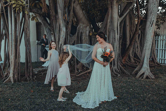 2023-04-01 Alexandra and John Lighthouse Key West Wedding social media -8435