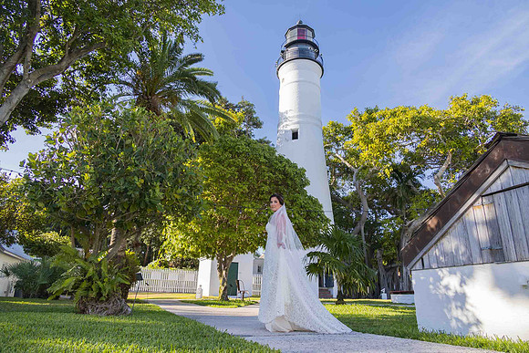2023-04-01 Alexandra and John Lighthouse Key West Wedding social media -9244