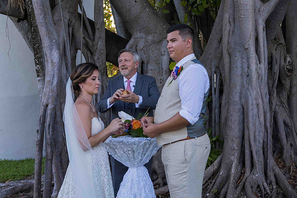 2023-04-01 Alexandra and John Lighthouse Key West Wedding social media -9343
