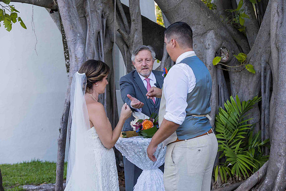 2023-04-01 Alexandra and John Lighthouse Key West Wedding social media -9368