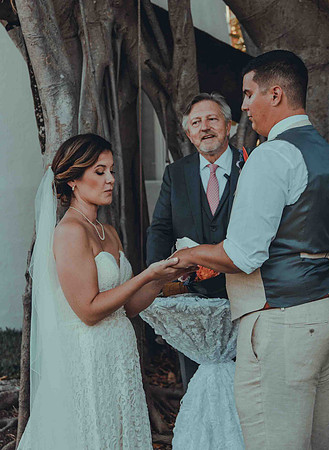2023-04-01 Alexandra and John Lighthouse Key West Wedding social media -9401