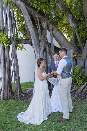 2023-04-01 Alexandra and John Lighthouse Key West Wedding social media -9398