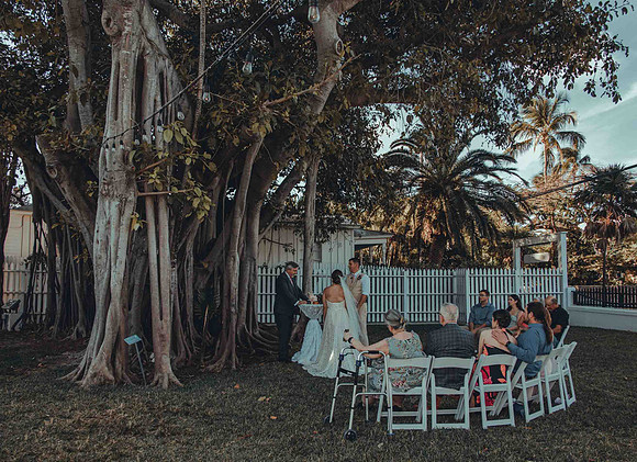 2023-04-01 Alexandra and John Lighthouse Key West Wedding social media -9412