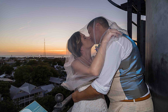 2023-04-01 Alexandra and John Lighthouse Key West Wedding social media -9671