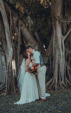 2023-04-01 Alexandra  and John  Lighthouse Key West Wedding-9464