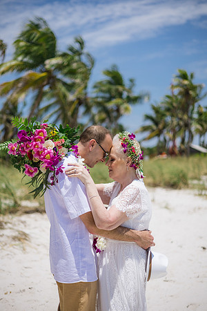 2024-04-25 Sandra and Kenneth Wedding Vow Renewal Smathers Beach, Key West -4001