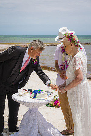 2024-04-25 Sandra and Kenneth Wedding Vow Renewal Smathers Beach, Key West -2319