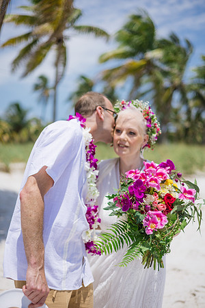 2024-04-25 Sandra and Kenneth Wedding Vow Renewal Smathers Beach, Key West -4039