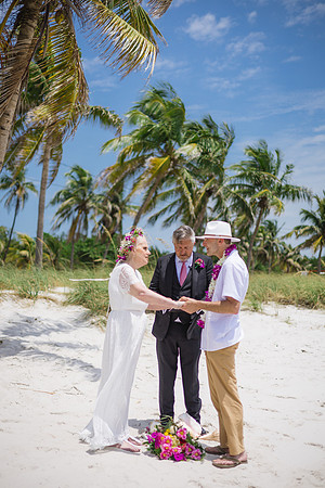 2024-04-25 Sandra and Kenneth Wedding Vow Renewal Smathers Beach, Key West -3772
