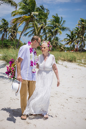 2024-04-25 Sandra and Kenneth Wedding Vow Renewal Smathers Beach, Key West -4033