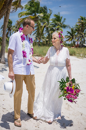 2024-04-25 Sandra and Kenneth Wedding Vow Renewal Smathers Beach, Key West -4057