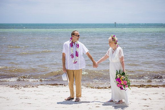 2024-04-25 Sandra and Kenneth Wedding Vow Renewal Smathers Beach, Key West -4075