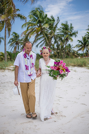 2024-04-25 Sandra and Kenneth Wedding Vow Renewal Smathers Beach, Key West -3721