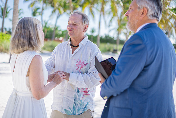 2023-05-28 Smathers Beach Wedding Vow Renewal-3-57
