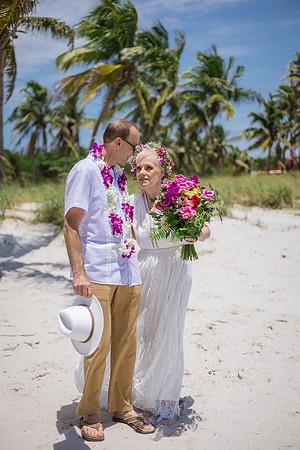 2024-04-25 Sandra and Kenneth Wedding Vow Renewal Smathers Beach, Key West -4034