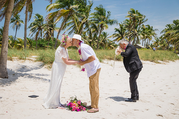 2024-04-25 Sandra and Kenneth Wedding Vow Renewal Smathers Beach, Key West -2286