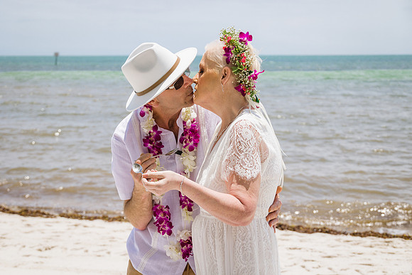 2024-04-25 Sandra and Kenneth Wedding Vow Renewal Smathers Beach, Key West -2349