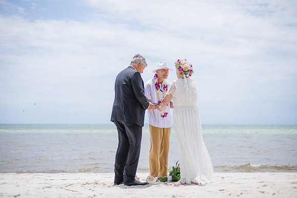 2024-04-25 Sandra and Kenneth Wedding Vow Renewal Smathers Beach, Key West -3769