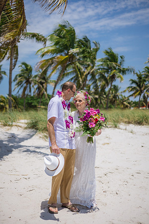 2024-04-25 Sandra and Kenneth Wedding Vow Renewal Smathers Beach, Key West -4036