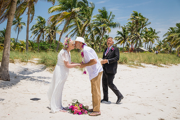 2024-04-25 Sandra and Kenneth Wedding Vow Renewal Smathers Beach, Key West -2281