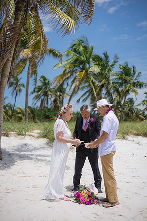 2024-04-25 Sandra and Kenneth Wedding Vow Renewal Smathers Beach, Key West -3827