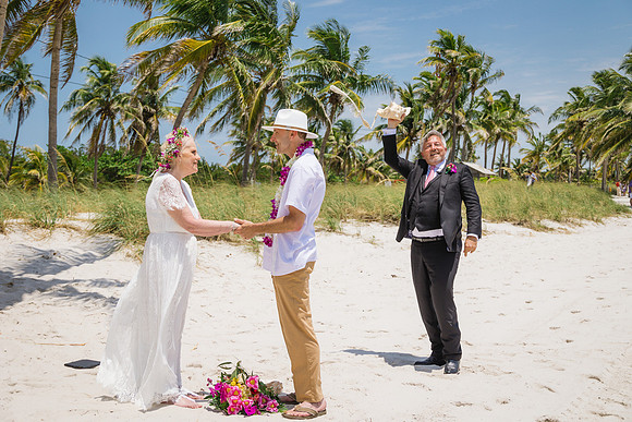 2024-04-25 Sandra and Kenneth Wedding Vow Renewal Smathers Beach, Key West -2304