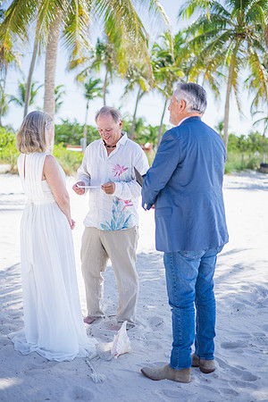 2023-05-28 Smathers Beach Wedding Vow Renewal-3-42