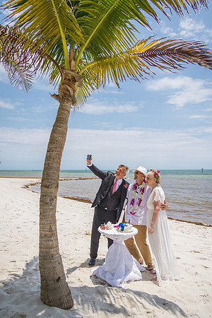 2024-04-25 Sandra and Kenneth Wedding Vow Renewal Smathers Beach, Key West -2357