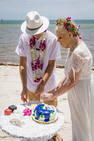 2024-04-25 Sandra and Kenneth Wedding Vow Renewal Smathers Beach, Key West -2331