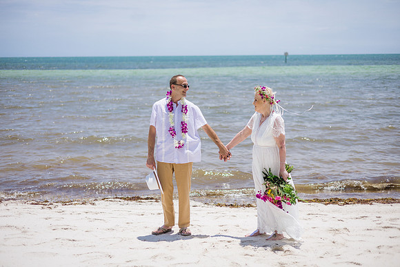 2024-04-25 Sandra and Kenneth Wedding Vow Renewal Smathers Beach, Key West -4079