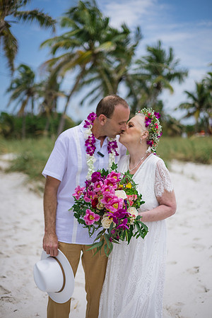 2024-04-25 Sandra and Kenneth Wedding Vow Renewal Smathers Beach, Key West -3708