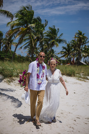 2024-04-25 Sandra and Kenneth Wedding Vow Renewal Smathers Beach, Key West -4024