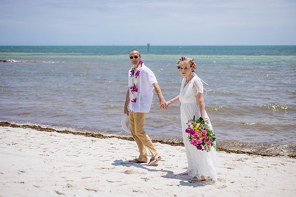2024-04-25 Sandra and Kenneth Wedding Vow Renewal Smathers Beach, Key West -4102