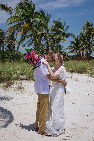 2024-04-25 Sandra and Kenneth Wedding Vow Renewal Smathers Beach, Key West -4021