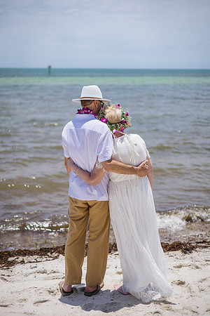 2024-04-25 Sandra and Kenneth Wedding Vow Renewal Smathers Beach, Key West -3914