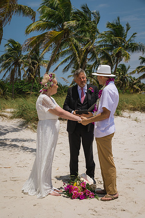2024-04-25 Sandra and Kenneth Wedding Vow Renewal Smathers Beach, Key West -2273