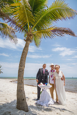 2024-04-25 Sandra and Kenneth Wedding Vow Renewal Smathers Beach, Key West -2364