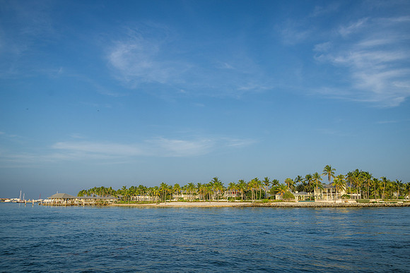0N8A8927-3