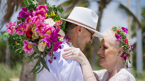 2024-04-25 Sandra and Kenneth Wedding Vow Renewal Smathers Beach, Key West -3996