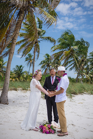 2024-04-25 Sandra and Kenneth Wedding Vow Renewal Smathers Beach, Key West -3744