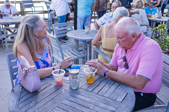 2023-04-19 Louie's 40th Anniversary Party -37