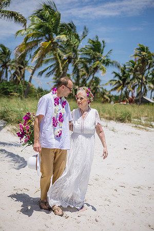 2024-04-25 Sandra and Kenneth Wedding Vow Renewal Smathers Beach, Key West -4027